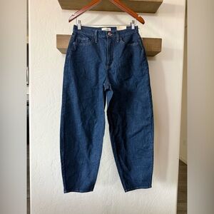 Universal Thread|Dark wash barrel jeans,no distress•••NWT Size 6,vintage stretch
